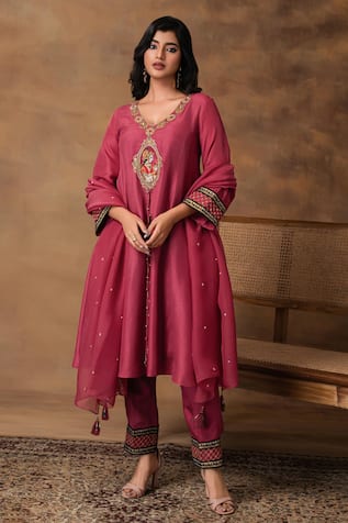 ISHA GUPTA TAYAL Pink Silk Embroidered Kurta Set 