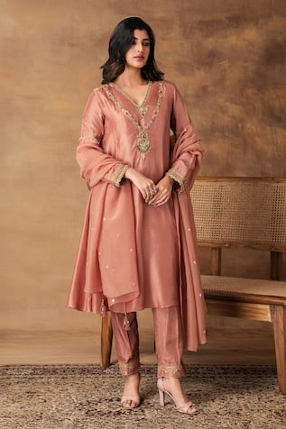 ISHA GUPTA TAYAL Mocha Pink Silk Embroidered Kurta Set 
