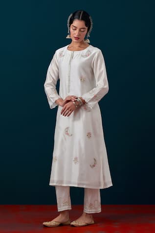 Anantaa By Roohi Silk Chanderi Embroidered Kurta & Pant Set 