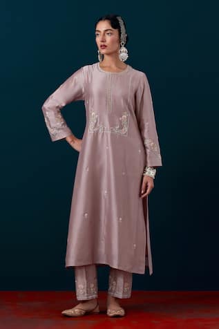 Anantaa By Roohi Silk Chanderi Embroidered Kurta With Pant 
