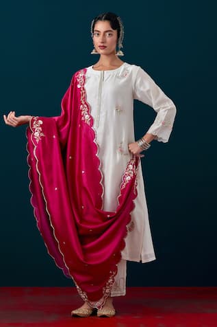 Anantaa By Roohi Scalloped Embroidered Dupatta 