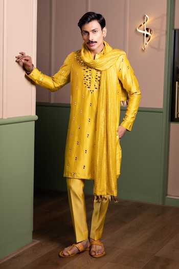 Kaaj Button Mirror Drop Kurta Set With Banarasi Stole 