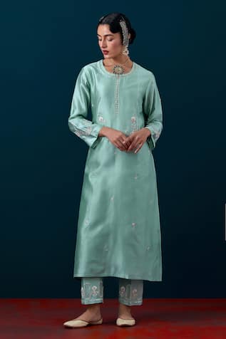 Anantaa By Roohi Floral Motif Kurta With Pant 