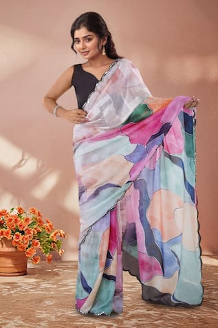 Naintara Bajaj Printed Saree With Unstitched Blouse Piece 