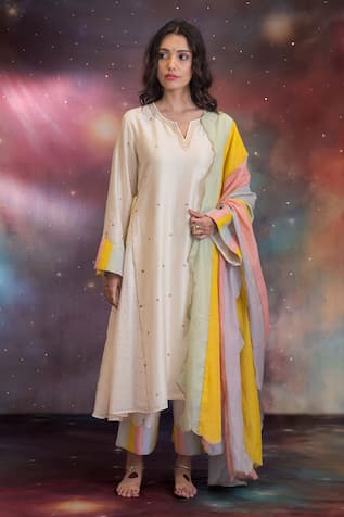 Kacha Tanka Ikra Embroidered Kurta Set 