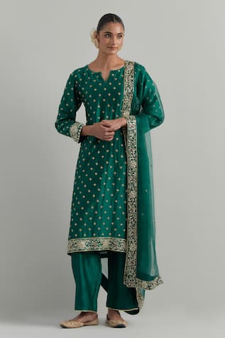 Ikshita Choudhary Embroidered Chanderi Kurta Set 