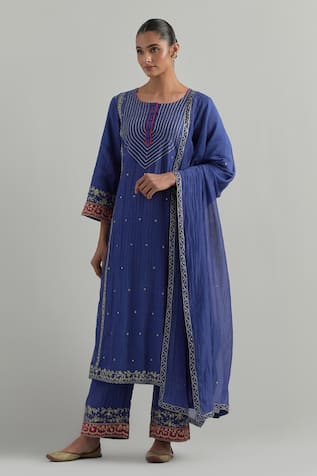 Ikshita Choudhary Embroidered Chanderi Kurta Set 
