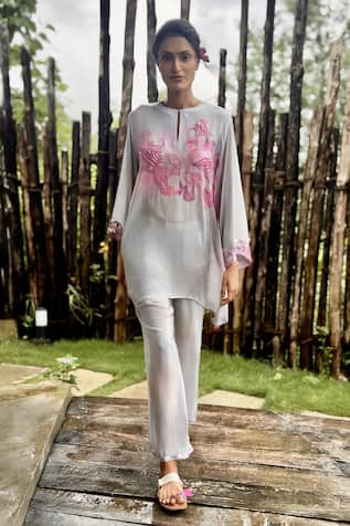 Basil Leaf Embroidered Kurta & Pant Set 