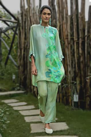 Basil Leaf Embroidered Kurta & Pant Set 