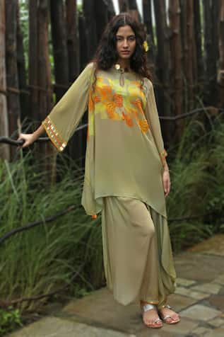Basil Leaf Embroidered Kurta & Pant Set 