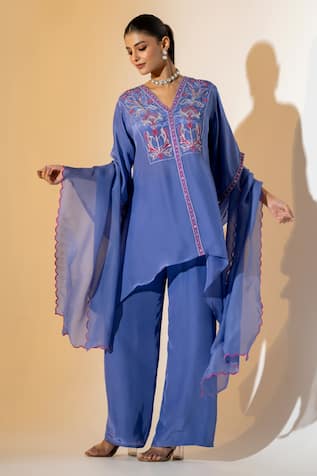 K-Anshika Floral Pattern Kurta Set 