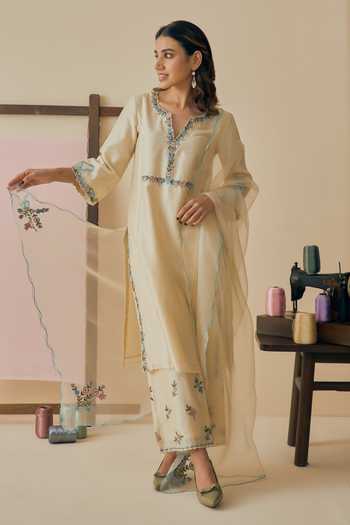 Bhawna Sethi Savera Embroidered Kurta Pant Set 