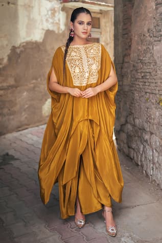 Wazir C Embroidered Kaftan With Dhoti Pant 