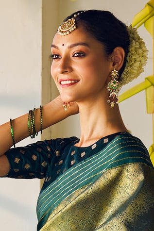 MAISARA JEWELRY Floral Cut Work Jadau Maangtikka 