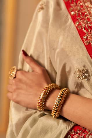 MAISARA JEWELRY Varna Kundan Embellished Bracelet 