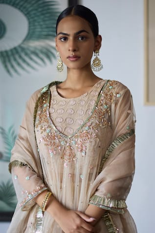 MAISARA JEWELRY Leaf Carved Bangles - Set of 2 