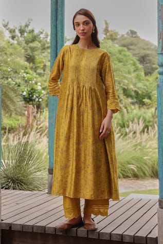 Vaayu Tuscany Pintuck Kurta & Pant Set 