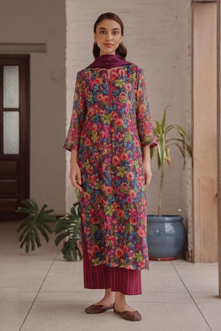 Vaayu Amethyst Bloom Print Kurta Set 