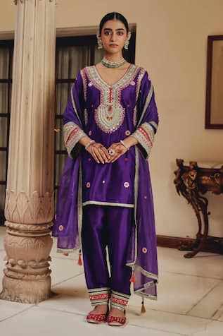 Ajiesh Oberoi Sahar Embroidered Kurta Salwar Set 