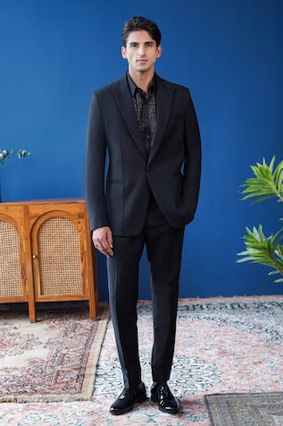 Philocaly Veyron Notch Lapel Directional Pintuck Tuxedo 