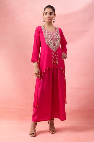 Alaya Advani Embroidered High-Low Kurta & Flared Pant Set 