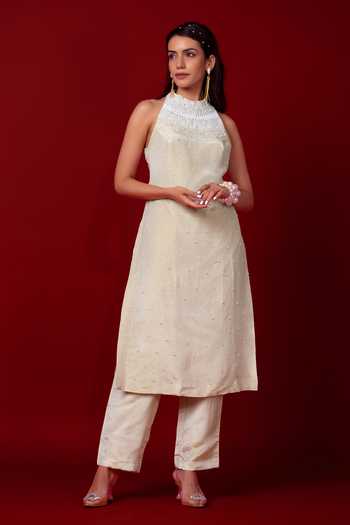 Label Niyami Hand Embroidered Kurta With Pant 