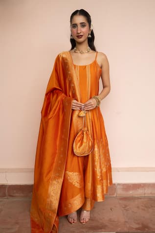 Safaa Rangrez Baithak Anarkali Set 