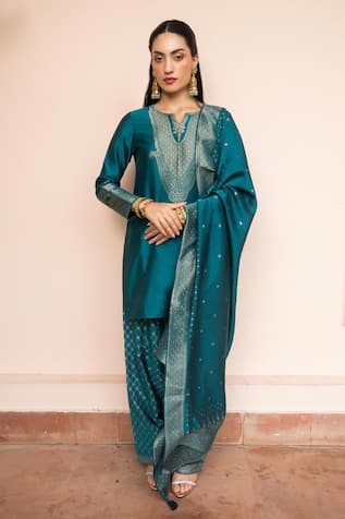 Safaa Khaas Lamhe Kurta Salwar Set 