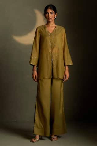 Charkhee Cresent Moon Shirt With Pant 
