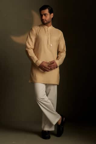 Charkhee Mul Chanderi Kurta With Pant 
