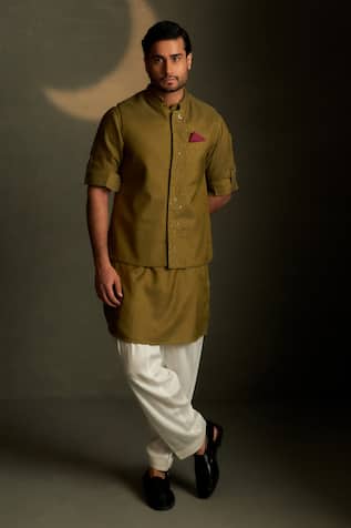 Charkhee Moon Pattern Bundi Kurta Set 