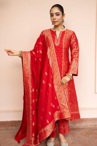 Safaa Rang Birangi Yadein Kurta Set 