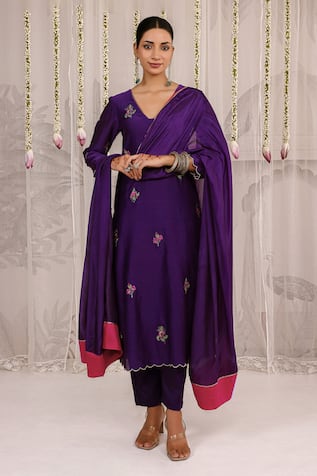 Myaara Chanderi Embroidered Kurta Pant Set 