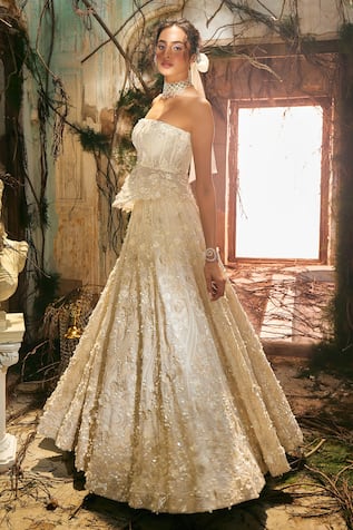 Varun Chakkilam Elysian Embroidered Corset With Lehenga 