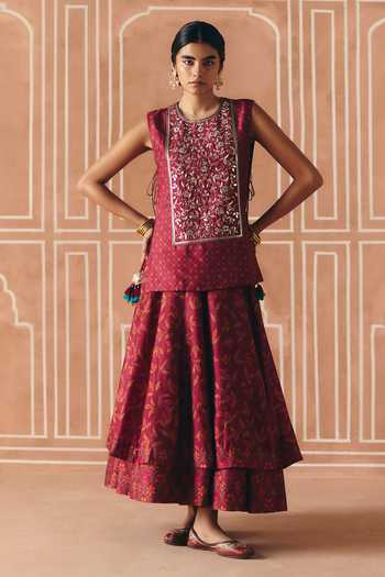 Drishti & Zahabia Floral Cross Stitch Print Cropped Lehenga Set 