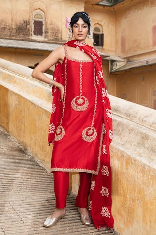 Pink City By Sarika Gulaab Aur Kamal Kurta Pant Set 