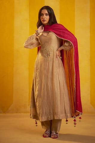 Hirika & Dhruti Marodi Work Kurta, Tikki Chitta Pant & Dupatta 