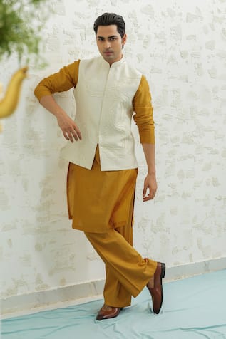 Runit Gupta Dusty Ivory Contour Bundi & Kurta Set 