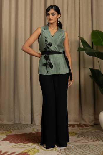 Vanshika Agarwal Label Raya Embroidered Sleeveless Jacket & Pant Set 