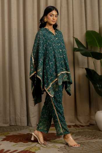 Vanshika Agarwal Label Zuna Embroidered Kaftan Top & Pant Set 