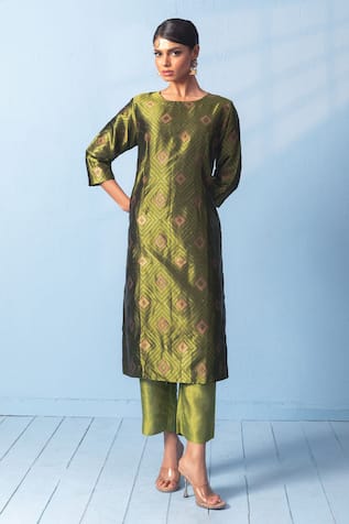 Vishwa By Pinki Sinha Tanchoi Woven Kurta & Raw Silk Pant Set 