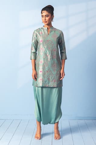 Vishwa By Pinki Sinha Banarsi Woven Kurta & Dhoti Pant Set 