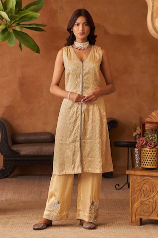 Neitri Amaltas Brocade Kurta & Embroidered Pant Set 