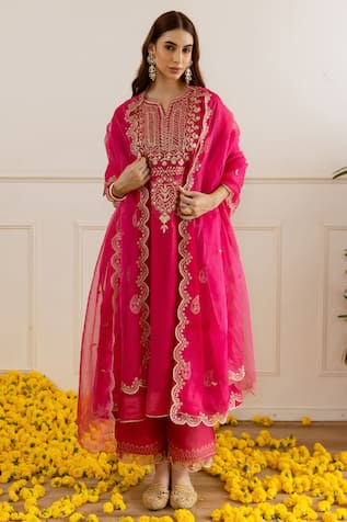 ASRUMO Chanderi Zari Embroidered Kurta Set With Dupatta 