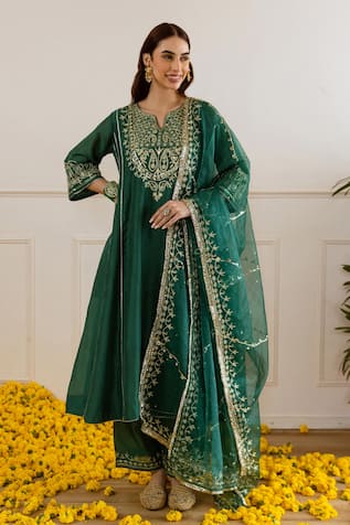 ASRUMO Chanderi Zari & Tara Embroidered Kurta Set 