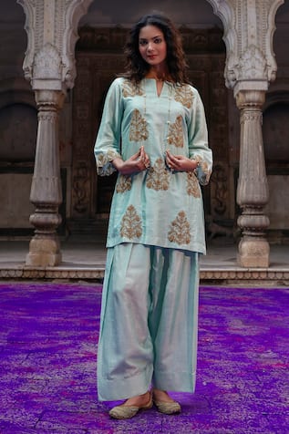 Charu Makkar Nikki Embroidered Kurta Set 