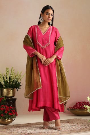 Trendy Tokari Hand Embroidered Chanderi Kurta & Pant Set 