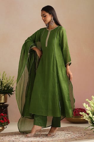 Trendy Tokari Chanderi Hand Embroidered Kurta Set 