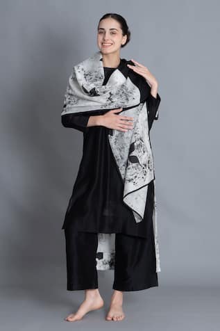 Khat Black Textured Pleated Kurta Pant Set 