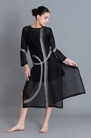 Khat Khat Pantone Embroidered Kurta 